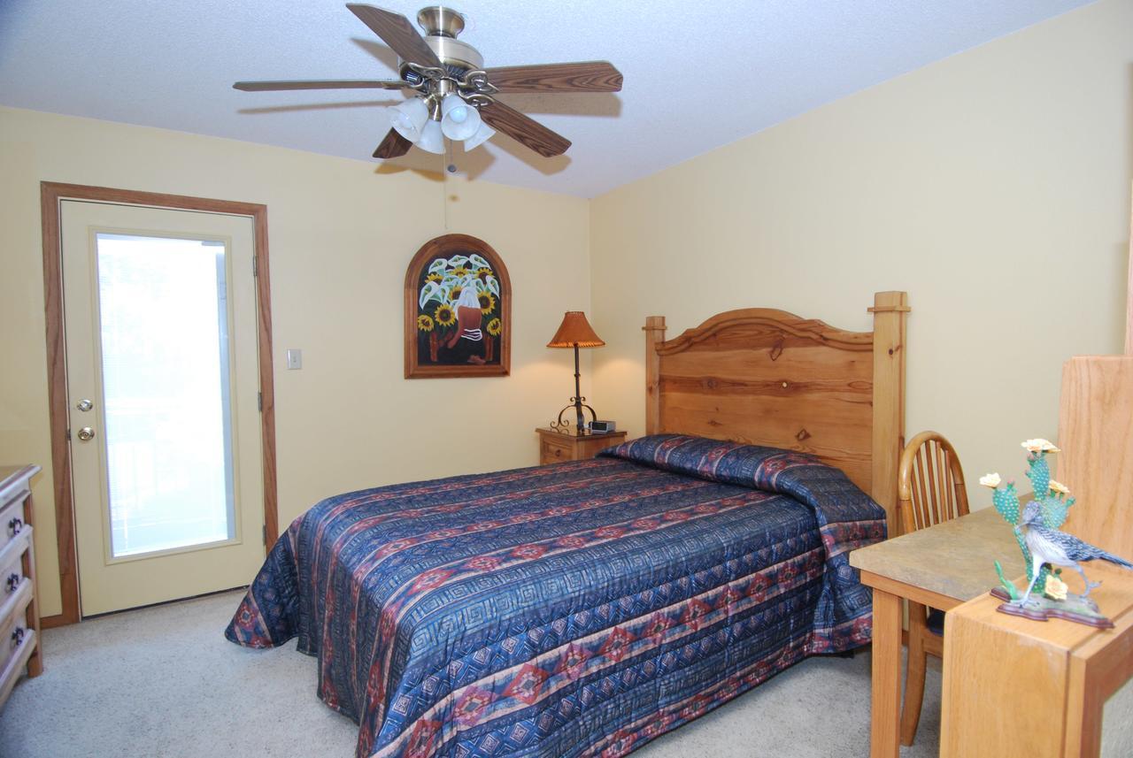 Texan Guest Ranch Hotel McAllen Exterior photo
