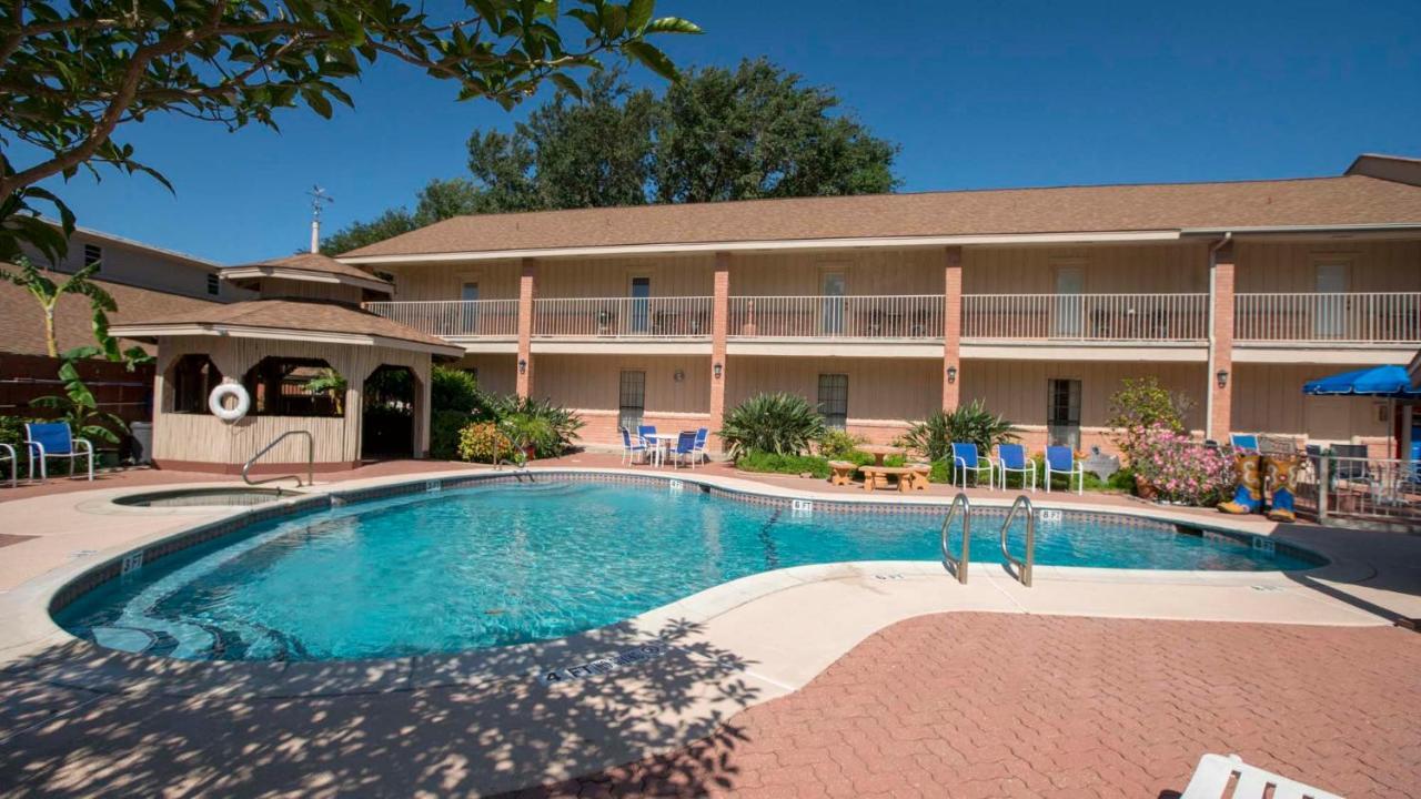 Texan Guest Ranch Hotel McAllen Exterior photo